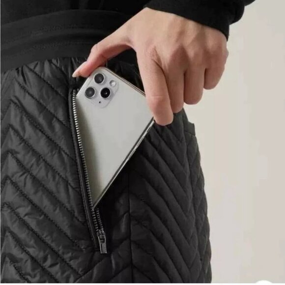 Athleta Apres Ski Short size 4 Black - Picture 3 of 4